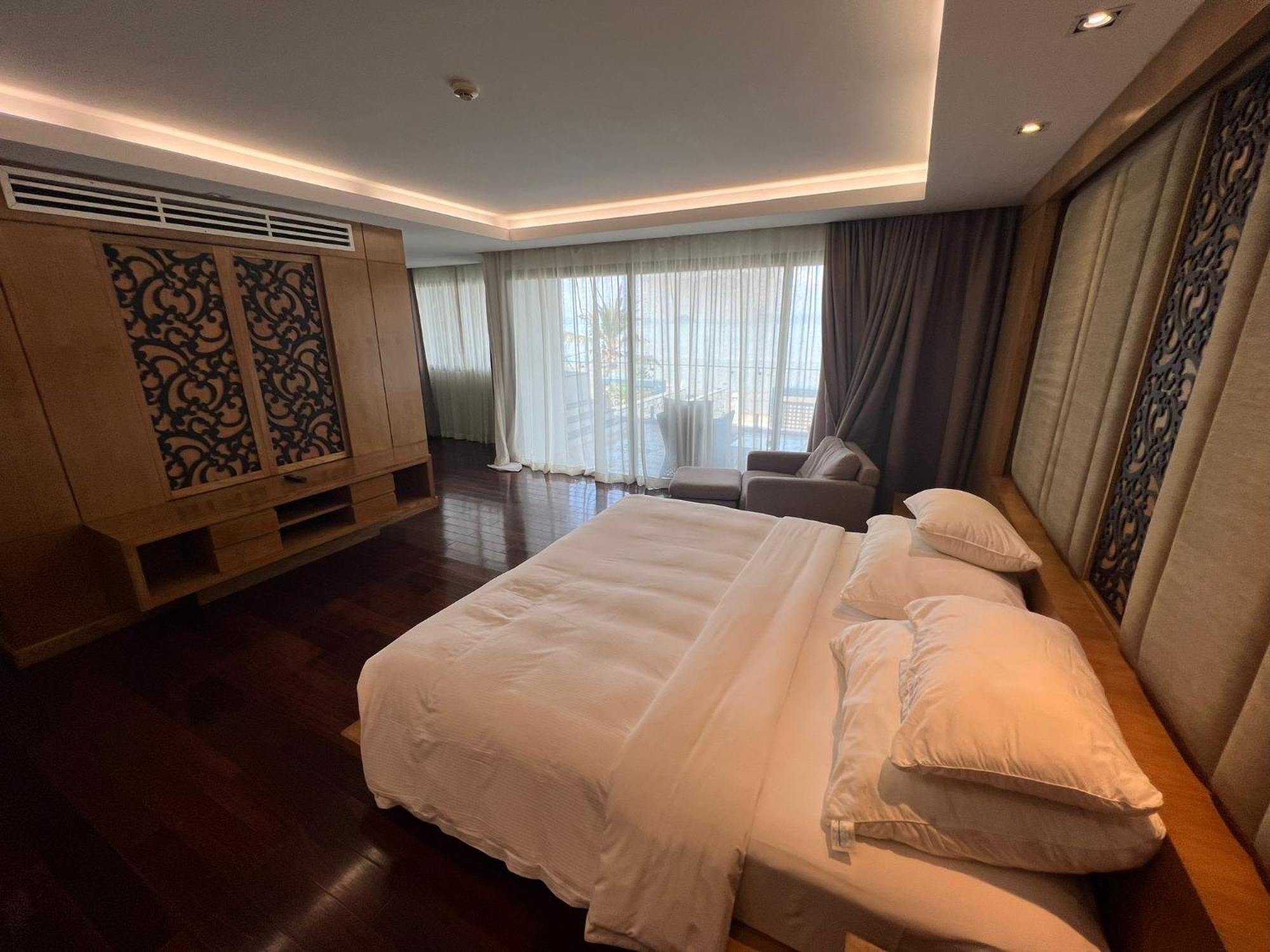 The Nchantra Beachfront Resort Phuket Exterior foto